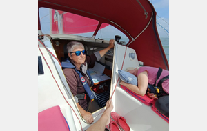 Pendant que Laurence veille, Claire se repose !